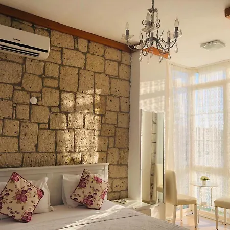 Hotel Kemerlihan Deluxe 2*