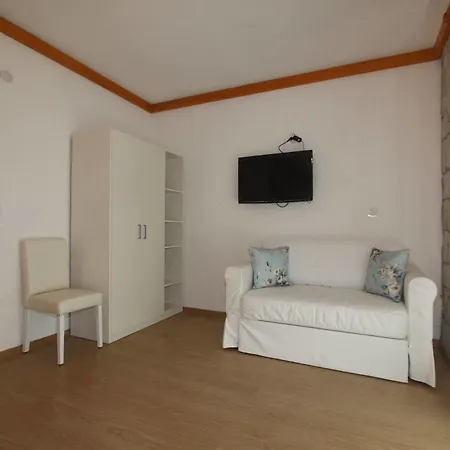 Hotel Kemerlihan Deluxe 2*